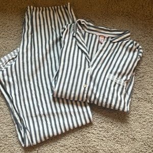 VS XL woman’s Pajamas